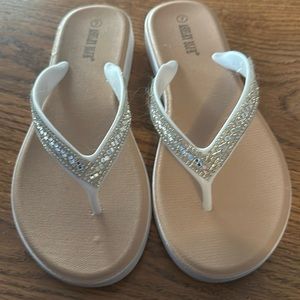 Ashley Blue flip flops size 7
